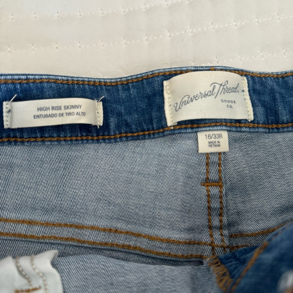 Universal Thread Jean Bundle - Picture 7 of 10